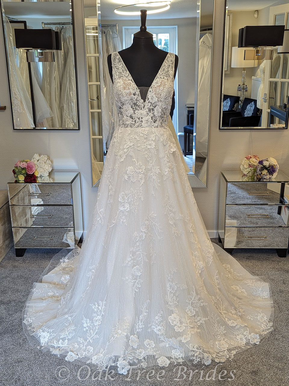 https://www.oaktreebrides.co.uk/images/bridal-gowns/size-12/blue-by-enzoani/marlowe/Marlowe-wedding-dress-1.jpg